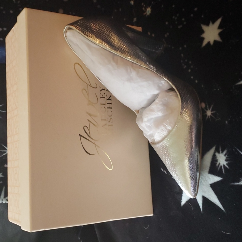 💎 Jewel Badgley Mischka Silver Snakeskin Pumps BNIB